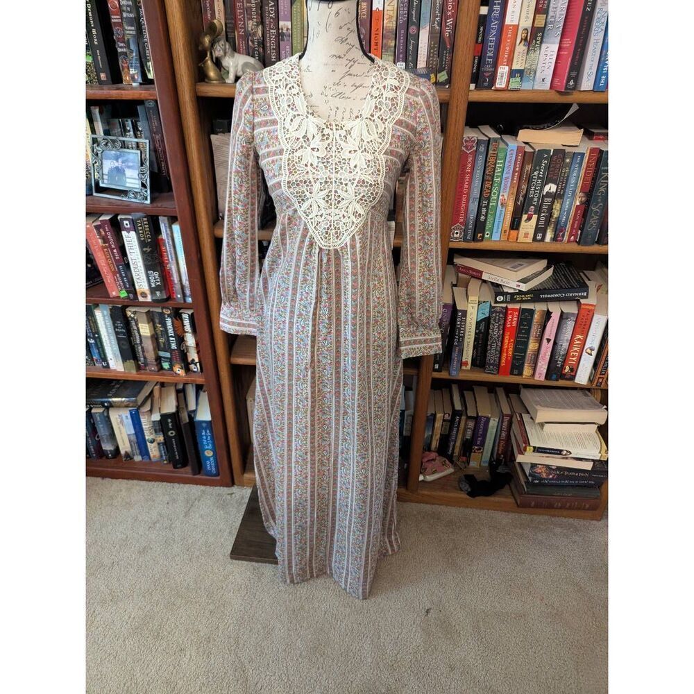 VTG 70s CECI Women's XS Multicolored Floral Cottagecore Peasant Lace Maxi Dress